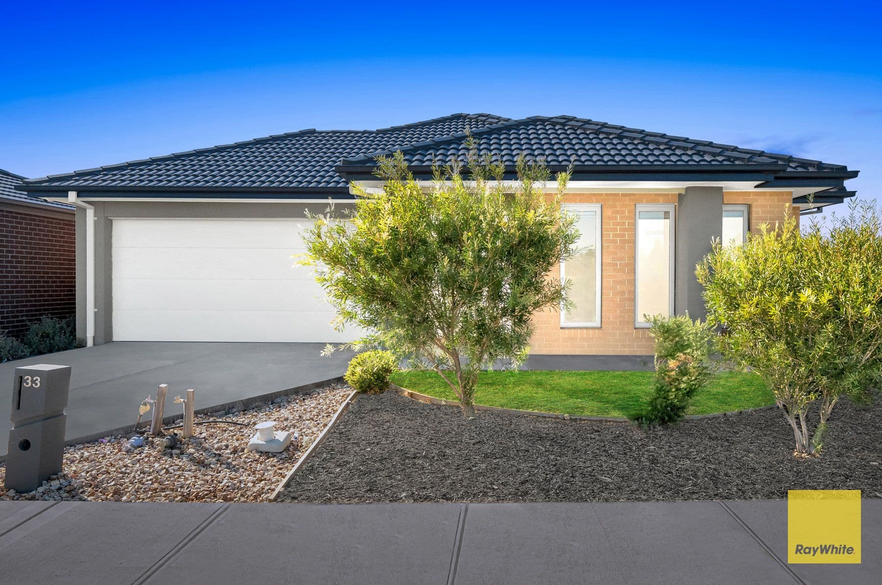 33 Henderson Drive, Tarneit VIC 3029, Tarneit - Thumbnail 2