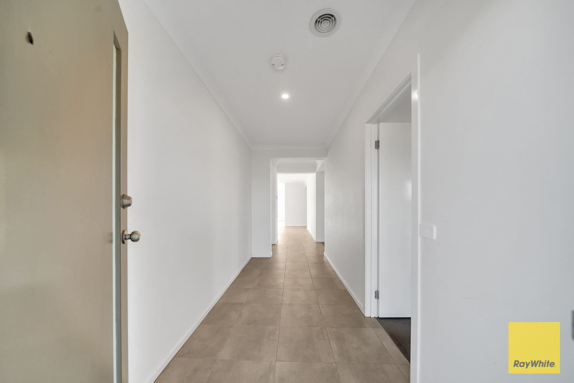 33 Henderson Drive, Tarneit VIC 3029, Tarneit - Thumbnail 3