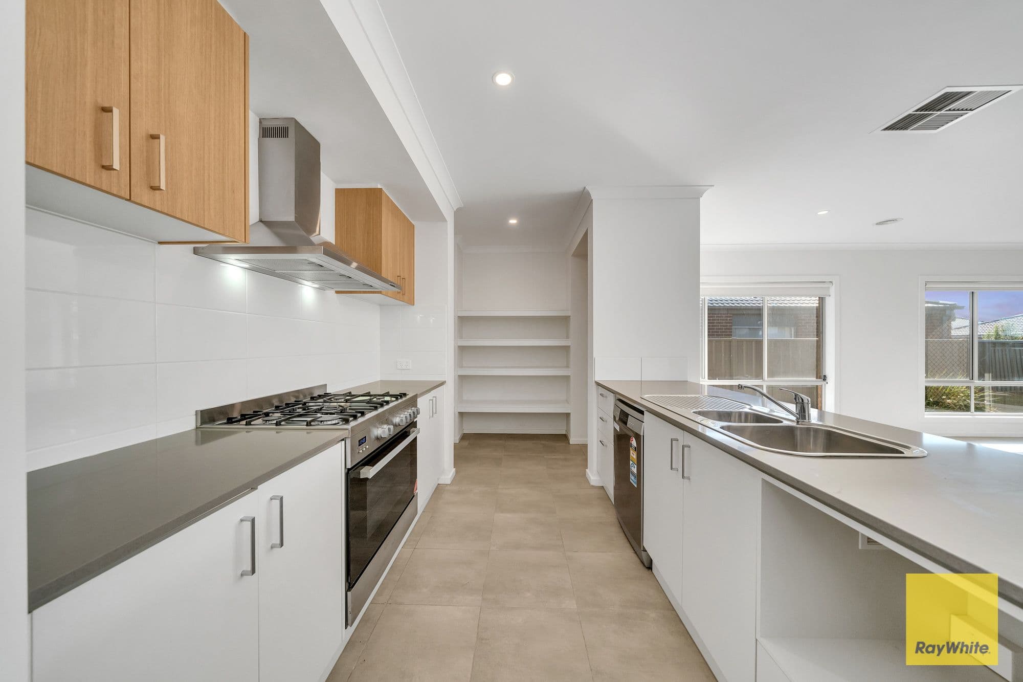 33 Henderson Drive, Tarneit VIC 3029, Tarneit - Thumbnail 6