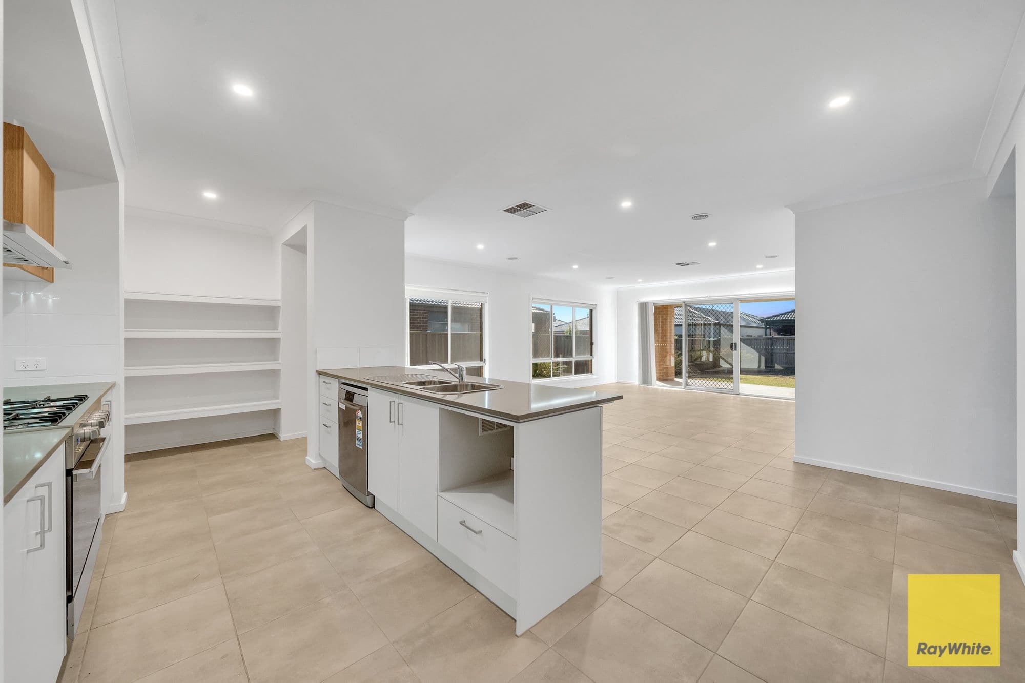 33 Henderson Drive, Tarneit VIC 3029, Tarneit - Thumbnail 7