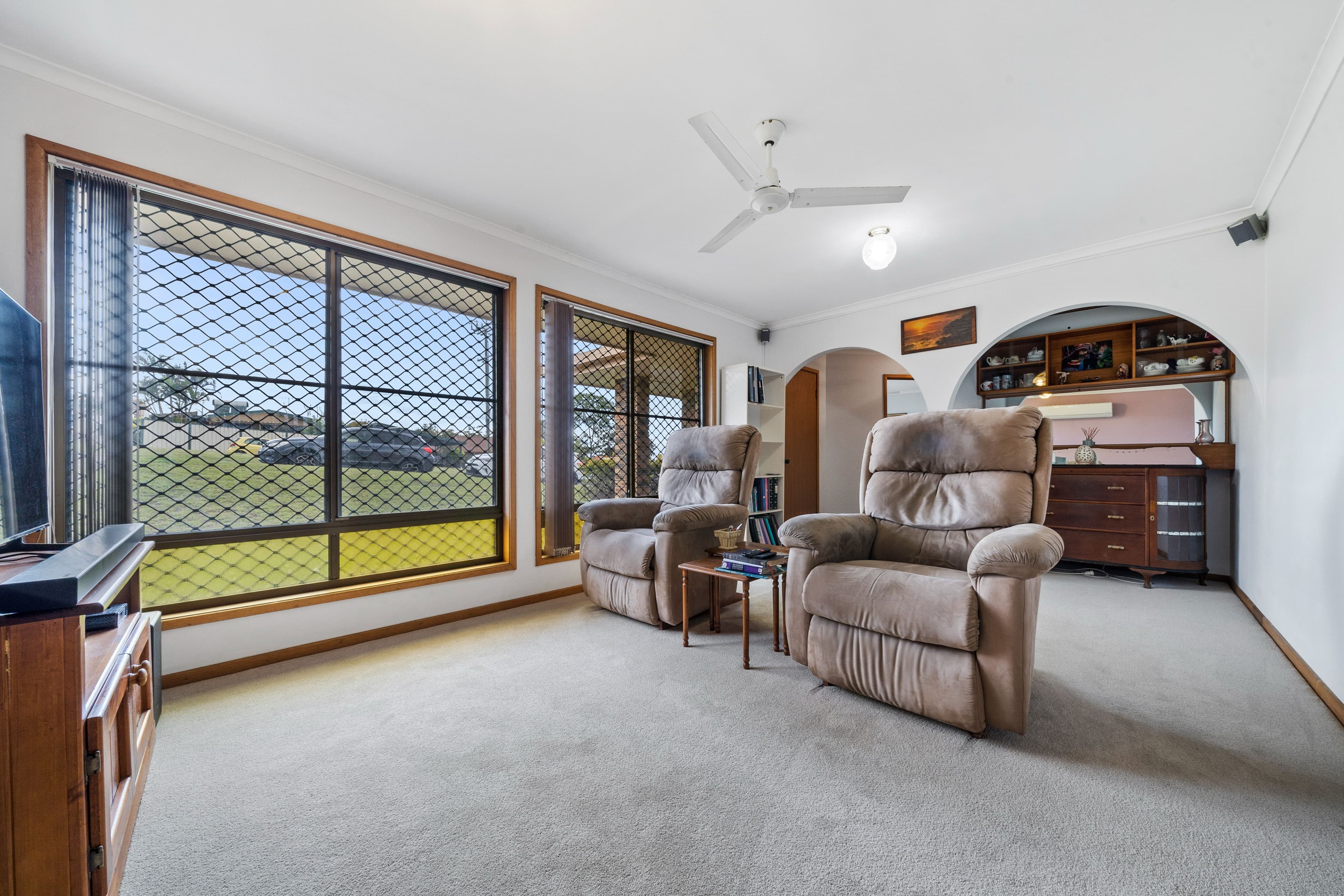 93 Mount Warren Boulevard, Mount Warren Park QLD 4207, Mount Warren Park - Thumbnail 2