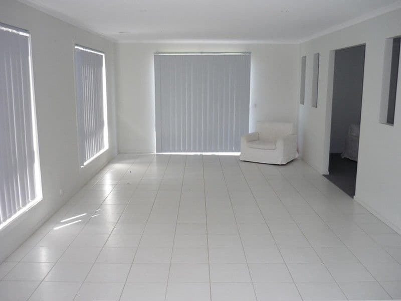 25 FELICITY Drive, TARNEIT VIC 3029, Tarneit - Thumbnail 3
