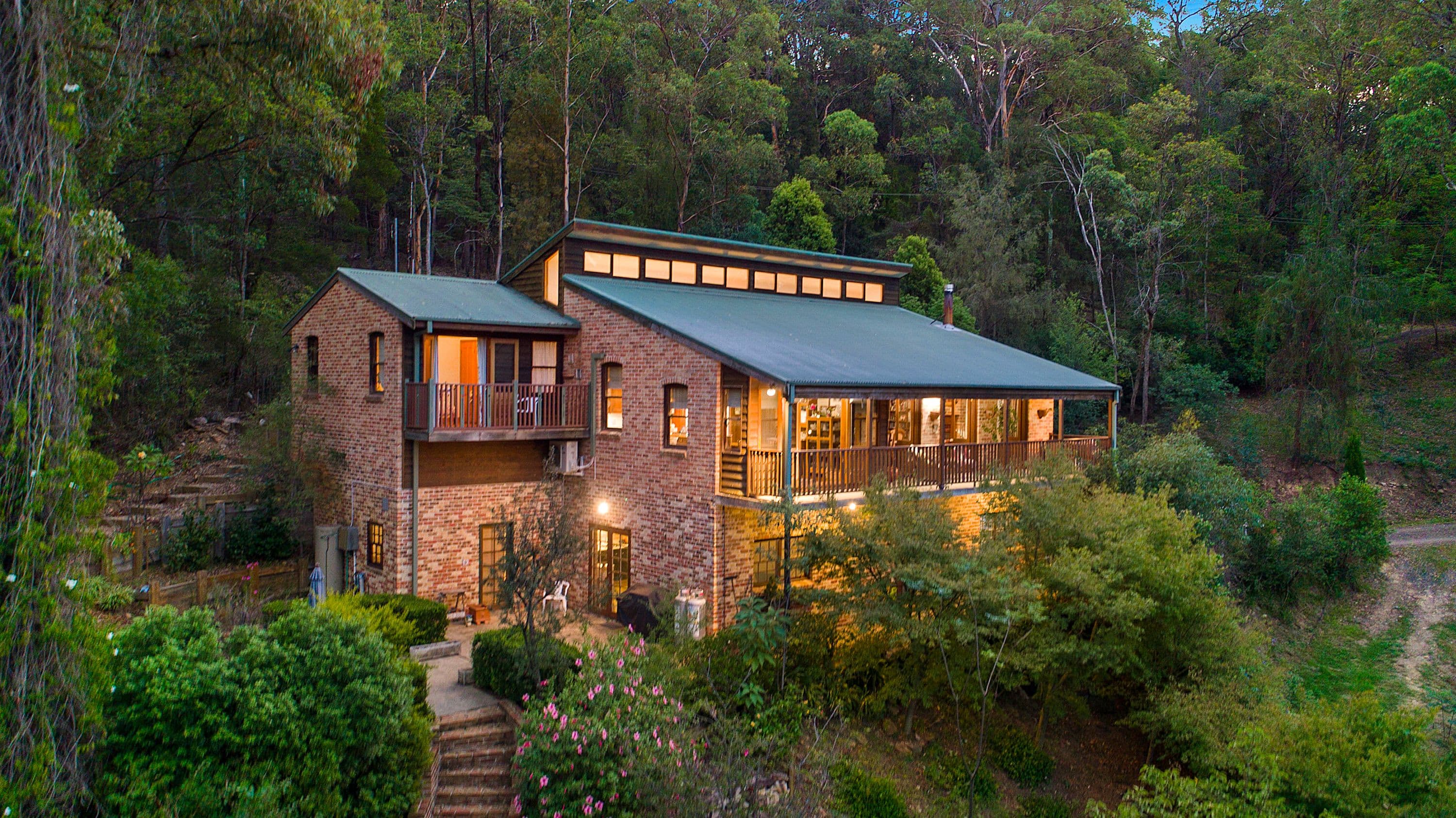 101 Serpentine Lane, Bowen Mountain - Image 1