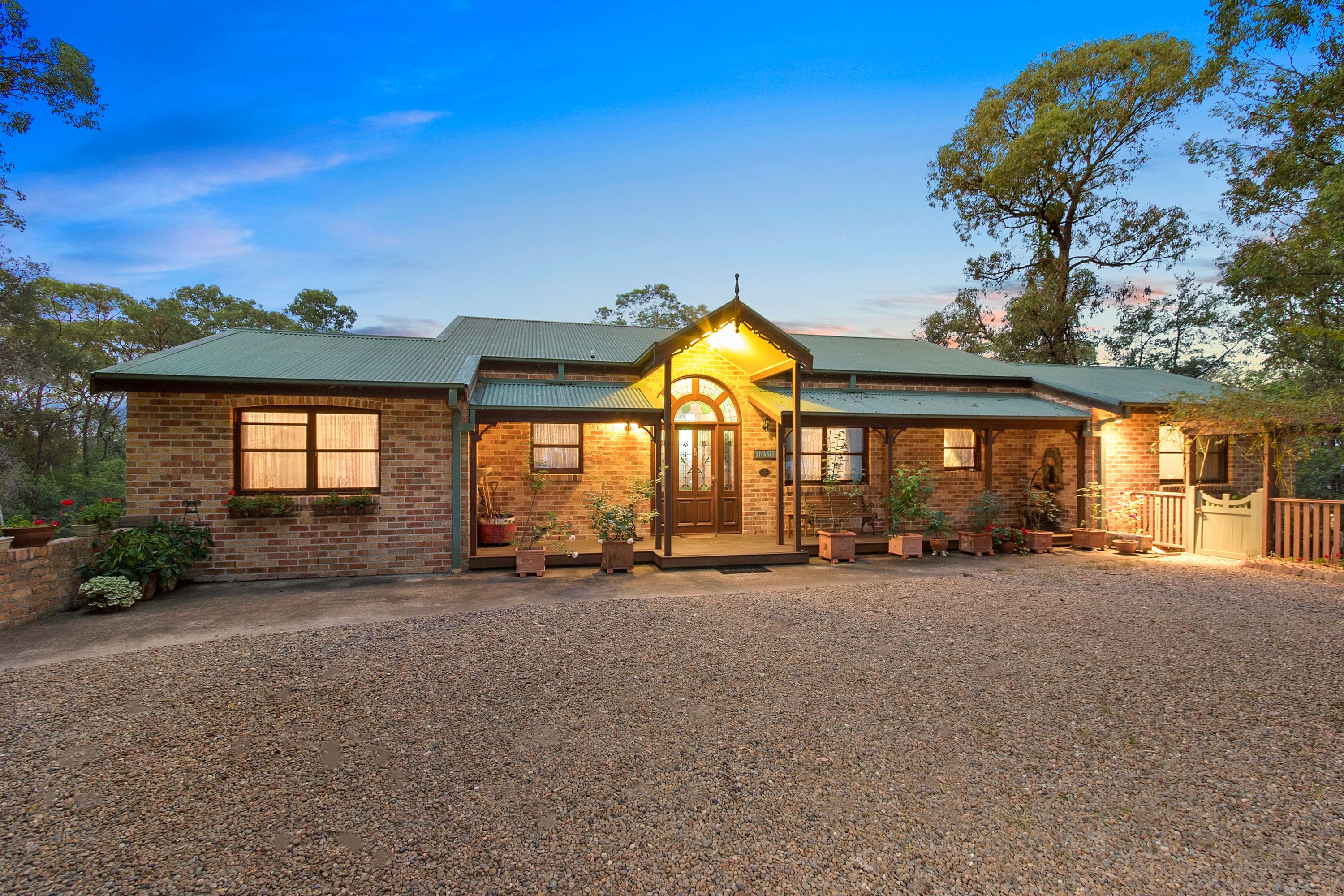 101 Serpentine Lane, Bowen Mountain - Thumbnail 2