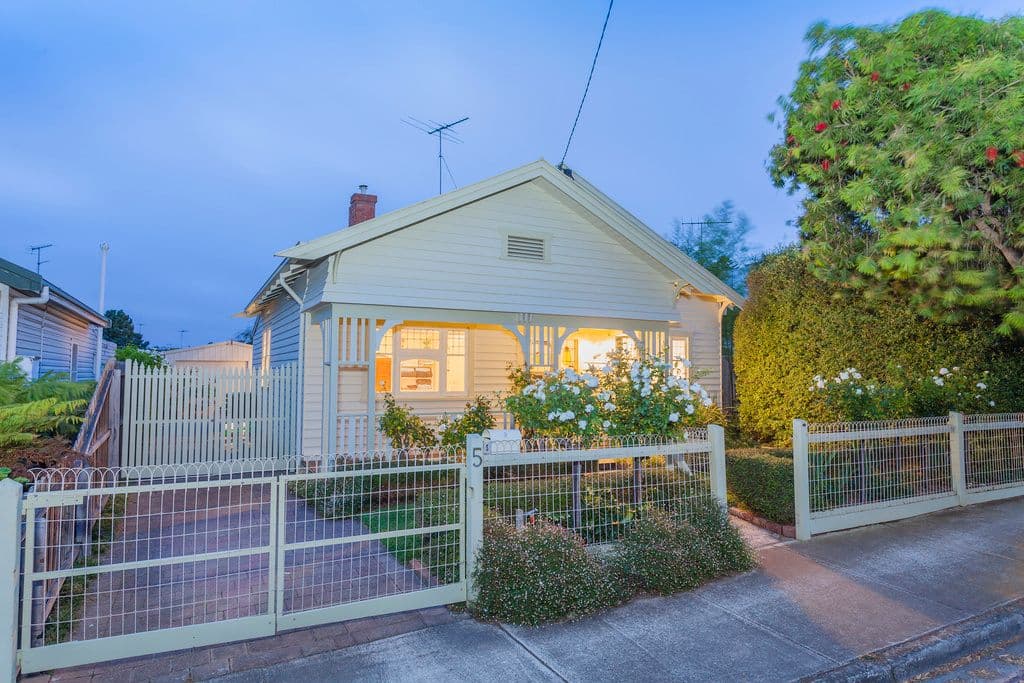 5 Laira Street, Geelong West VIC 3218, Geelong West - Thumbnail 2
