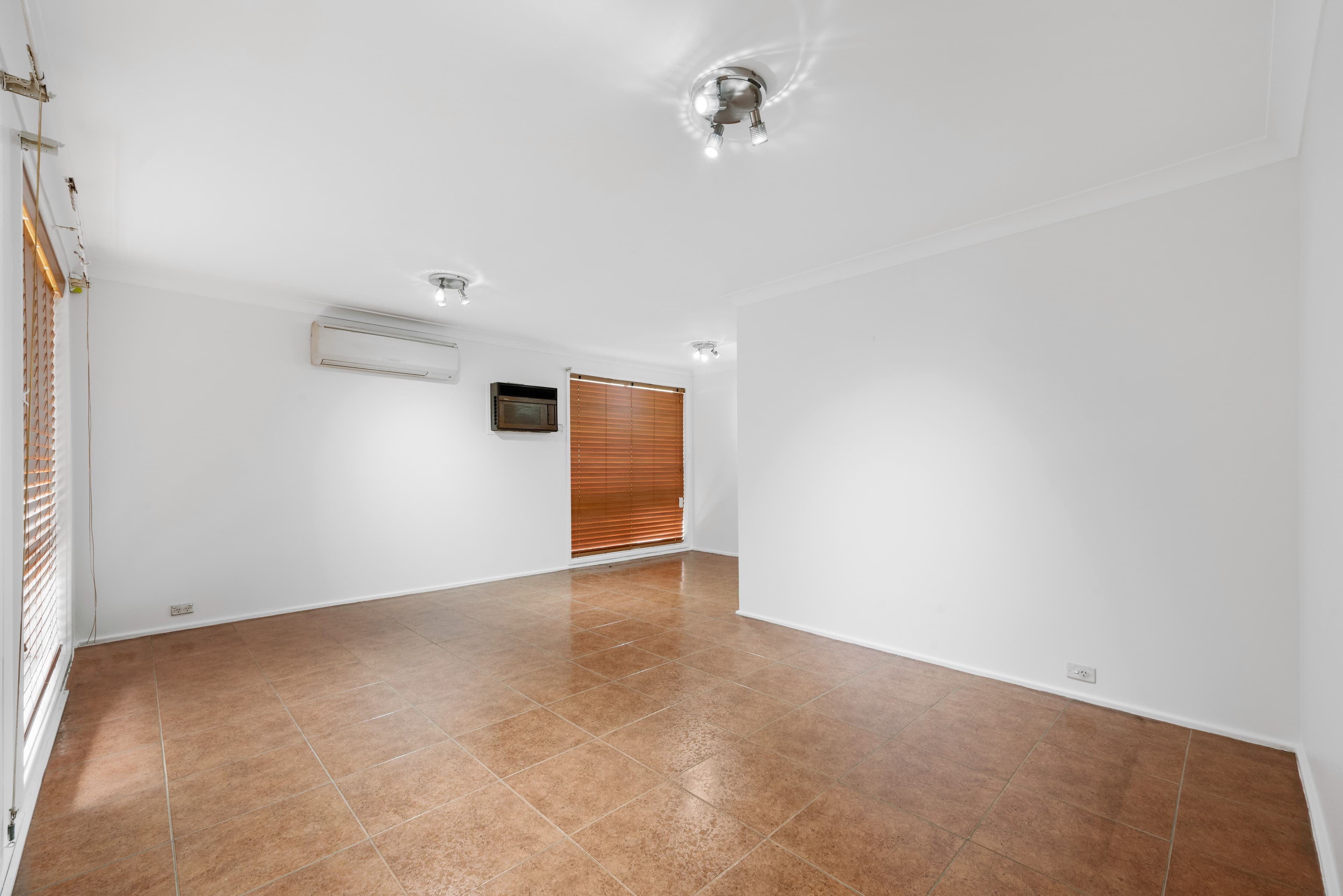 41 Randall Avenue, Minto NSW 2566, Minto - Thumbnail 4