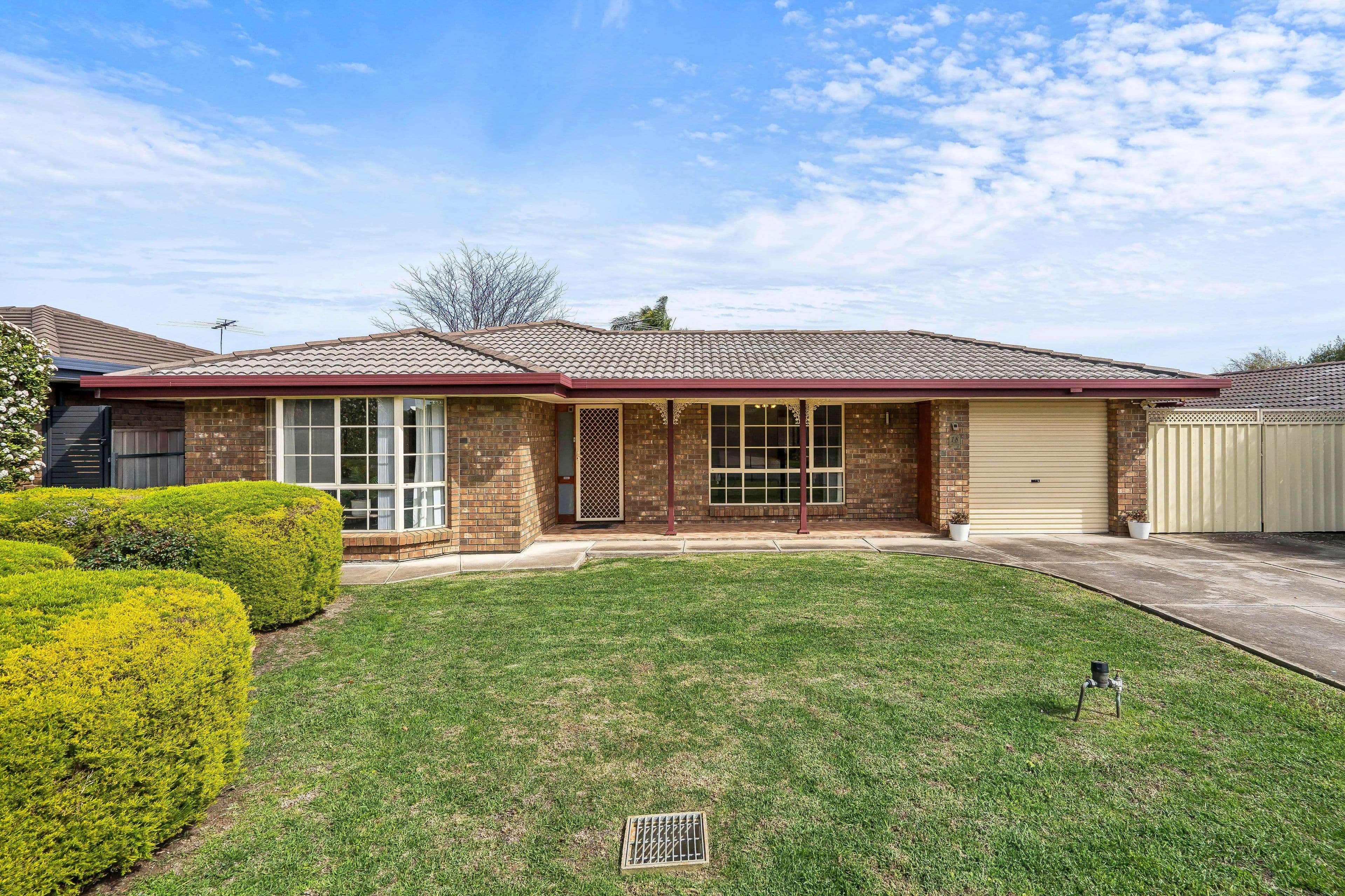 18 Tobin Crescent, Woodcroft SA 5162, Woodcroft - Image 1