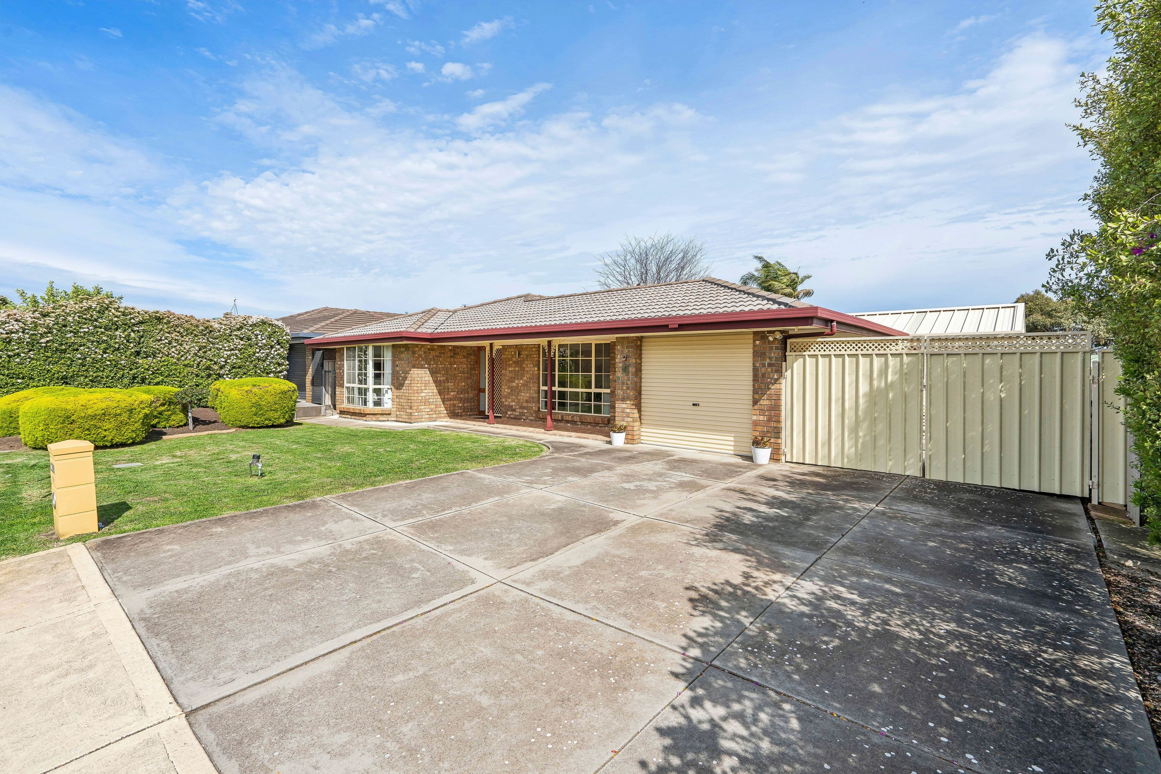 18 Tobin Crescent, Woodcroft SA 5162, Woodcroft - Thumbnail 2