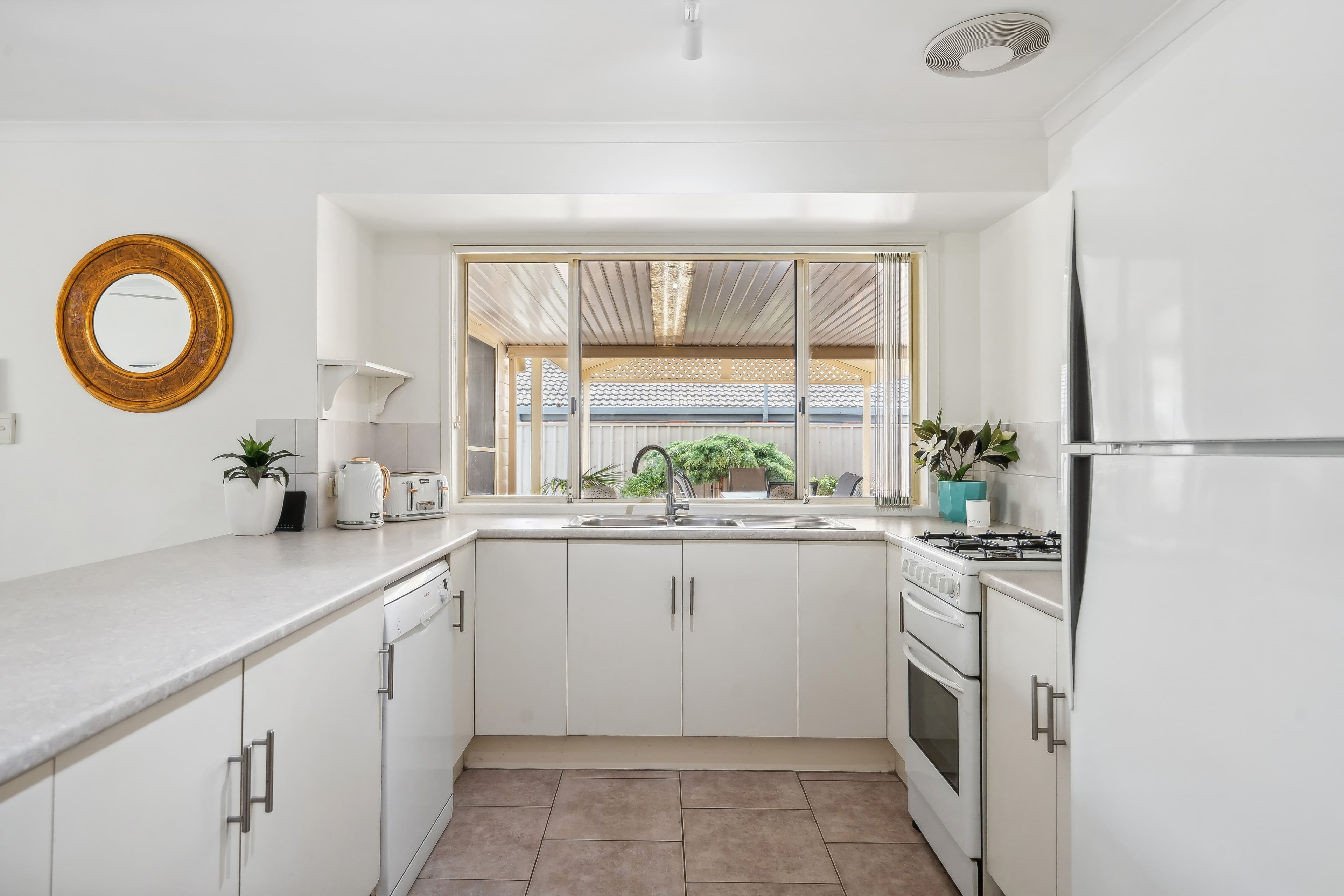 18 Tobin Crescent, Woodcroft SA 5162, Woodcroft - Thumbnail 8