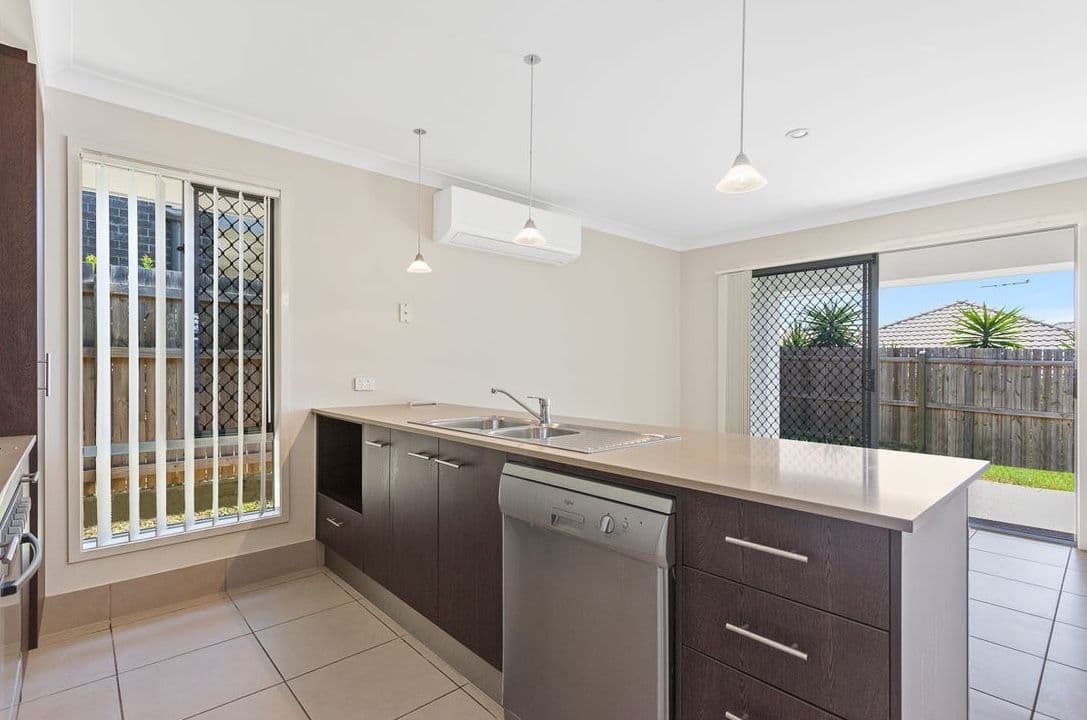 6 Mcilwaith Street, North Lakes QLD 4509, North Lakes - Thumbnail 3