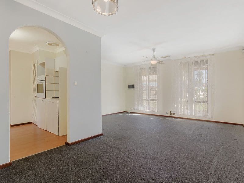20 Goongarrie Drive, Waikiki WA 6169, Waikiki - Thumbnail 2