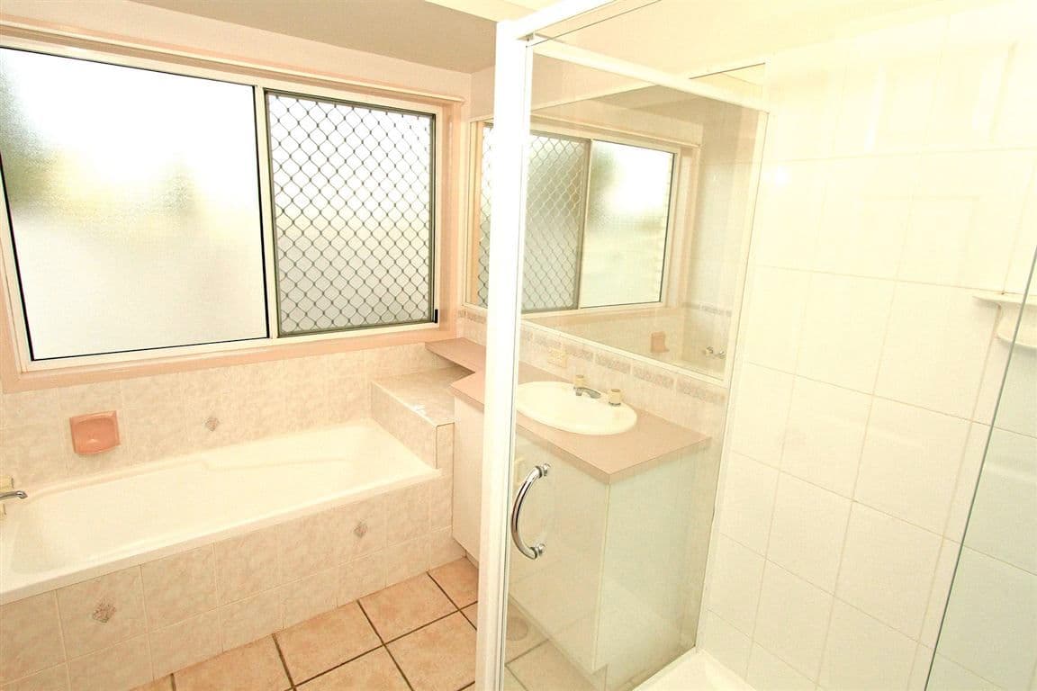 72 McLaughlin Street, GRACEMERE QLD 4702, Gracemere - Thumbnail 3