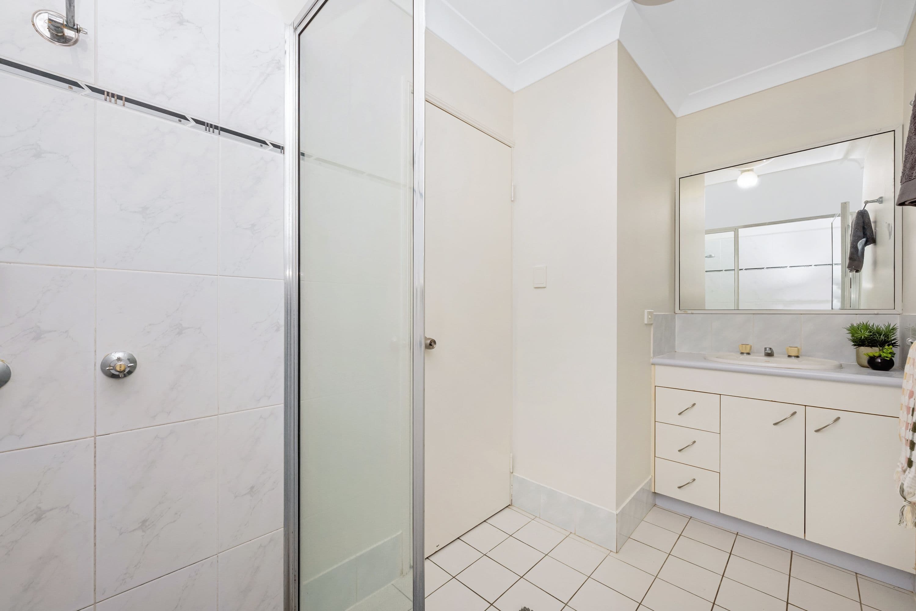 24 Lothair Street, Pimlico QLD 4812, Pimlico - Thumbnail 6