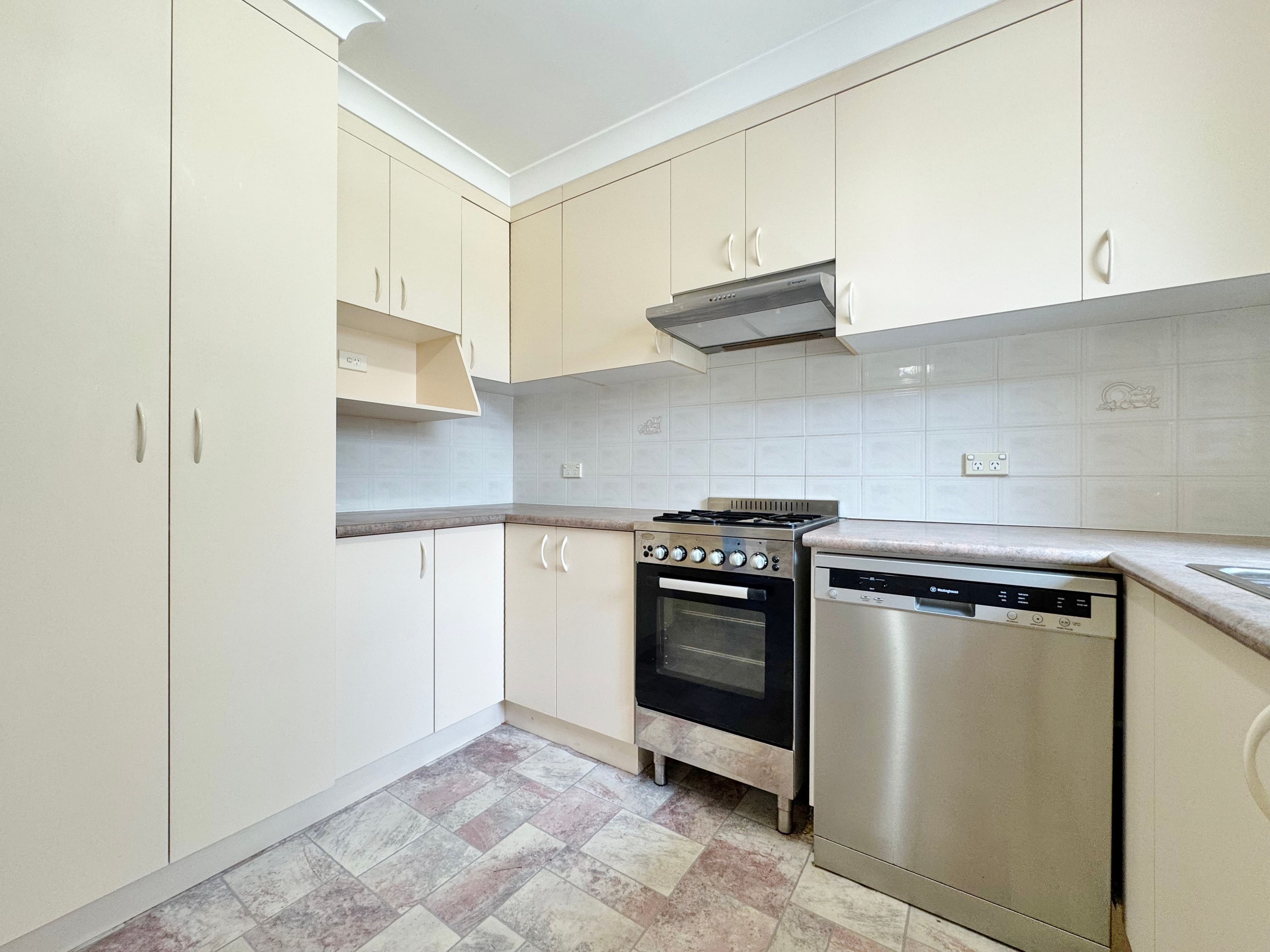 22 Tadros Avenue, Young NSW 2594, Young - Thumbnail 3