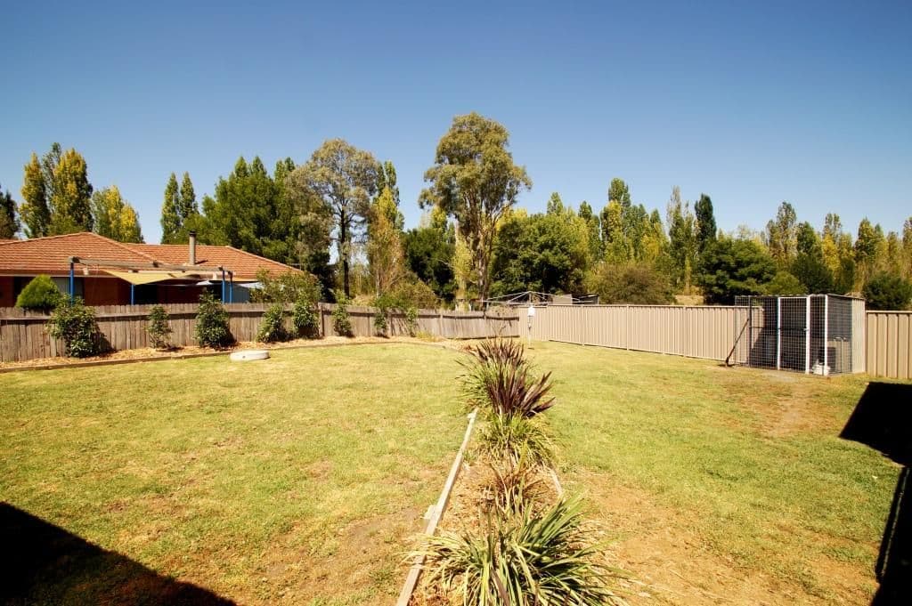 10 Phyllis Crescent, ARMIDALE NSW 2350, Armidale - Thumbnail 2