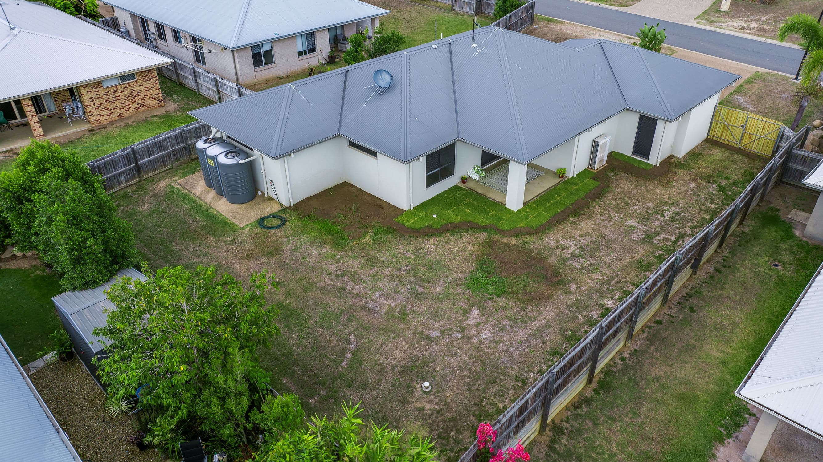 33 Iris Road, Kirkwood QLD 4680, Kirkwood - Thumbnail 2