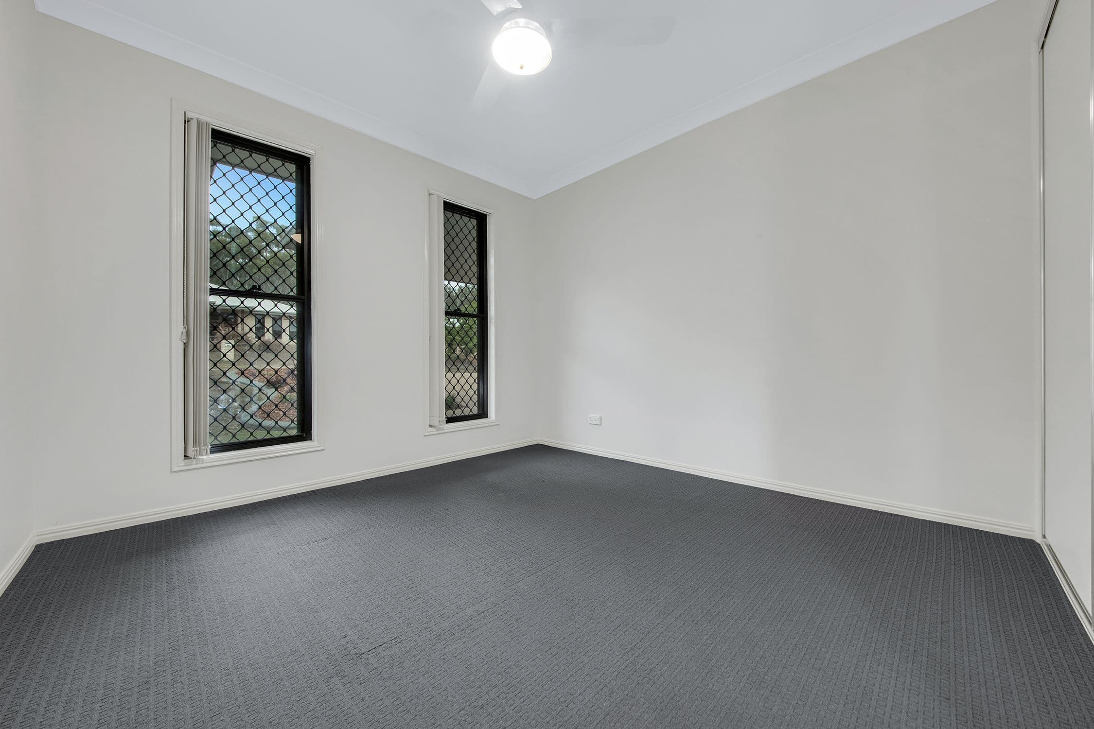33 Iris Road, Kirkwood QLD 4680, Kirkwood - Thumbnail 6