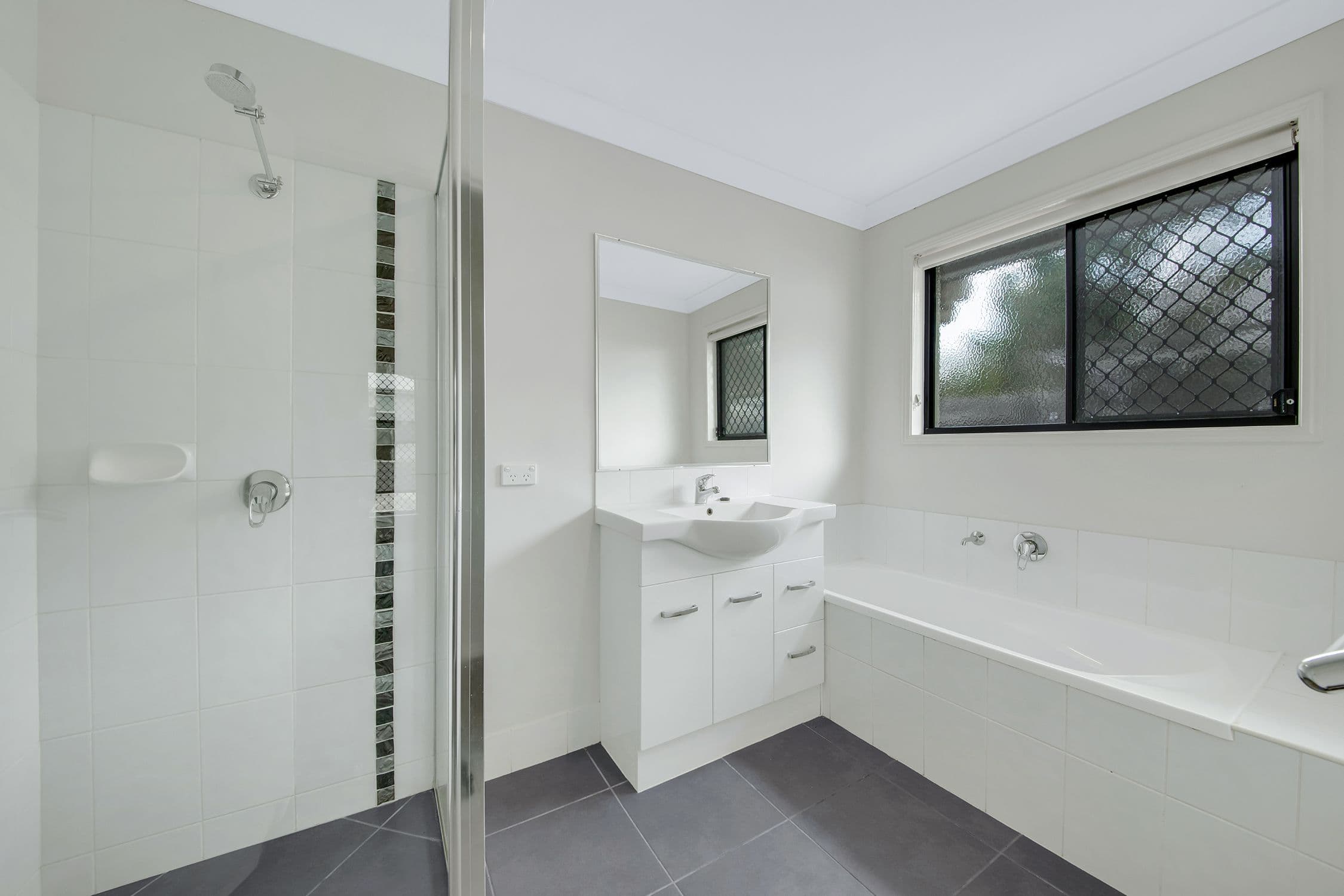 33 Iris Road, Kirkwood QLD 4680, Kirkwood - Thumbnail 7