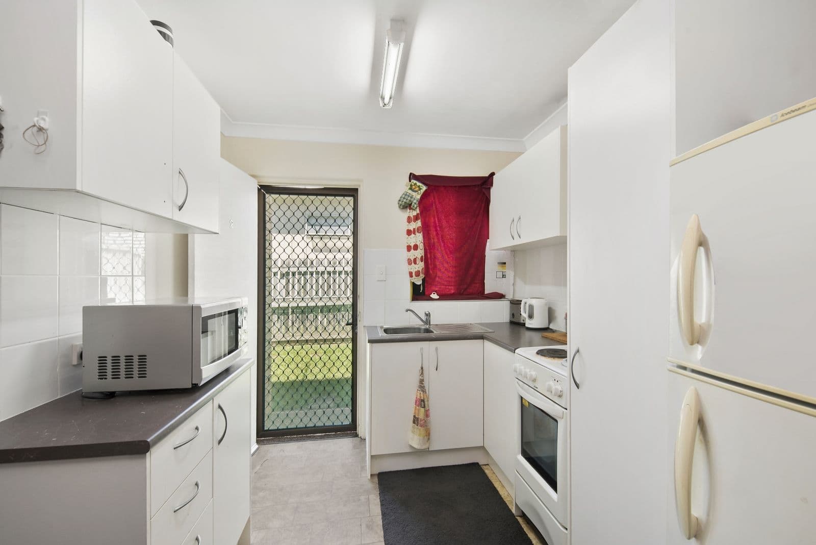 32 Georgina Street, Woody Point QLD 4019, Woody Point - Thumbnail 3