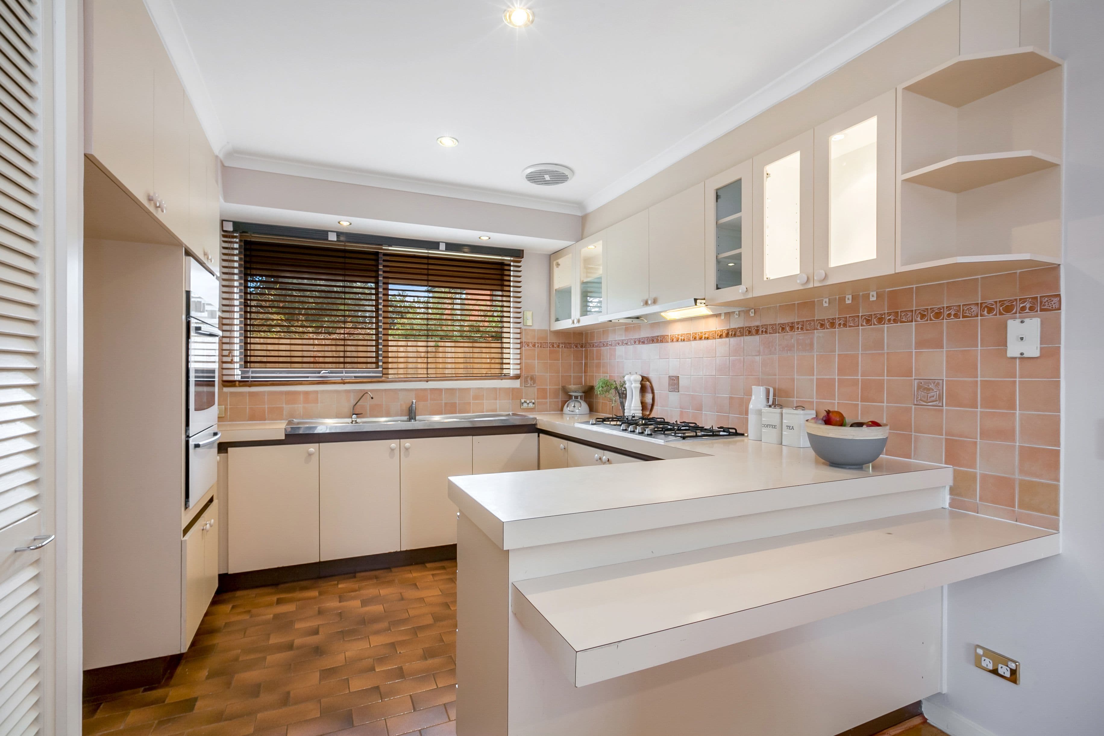 10 Dorothea Court, Bundoora VIC 3083, Bundoora - Thumbnail 2