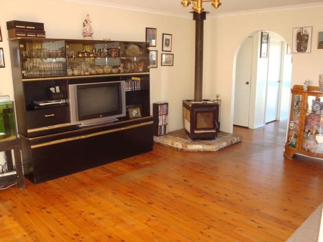 15  Dandenong Close, BOSSLEY PARK NSW 2176, Bossley Park - Thumbnail 2