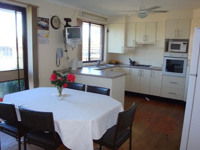 15  Dandenong Close, BOSSLEY PARK NSW 2176, Bossley Park - Thumbnail 3
