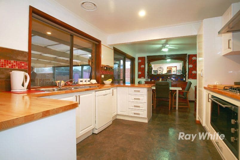 36 Elizabeth Street, CRANBOURNE NORTH VIC 3977, Cranbourne North - Thumbnail 2