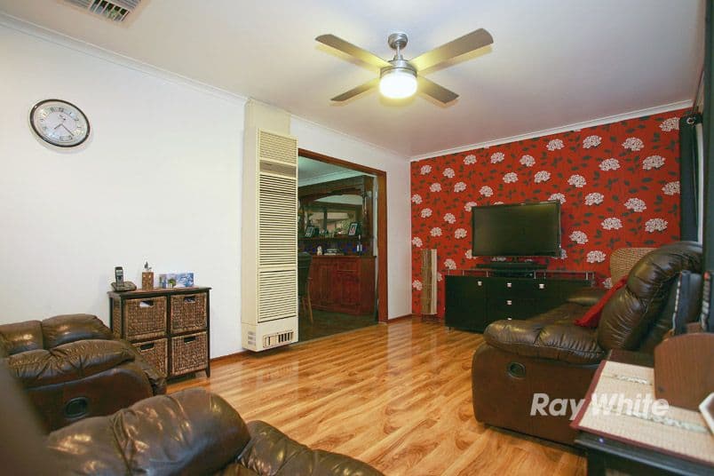 36 Elizabeth Street, CRANBOURNE NORTH VIC 3977, Cranbourne North - Thumbnail 4