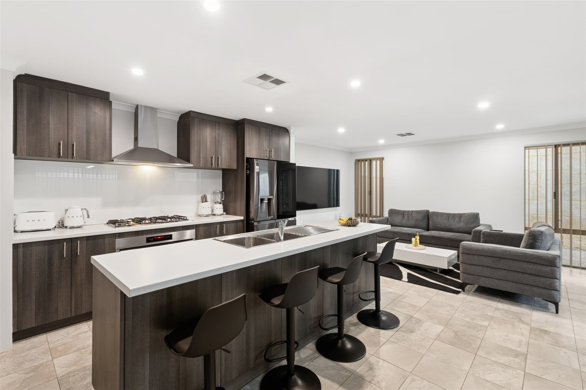 28  HARROGATE VISTA  LANDSDALE, WA, Landsdale - Thumbnail 2