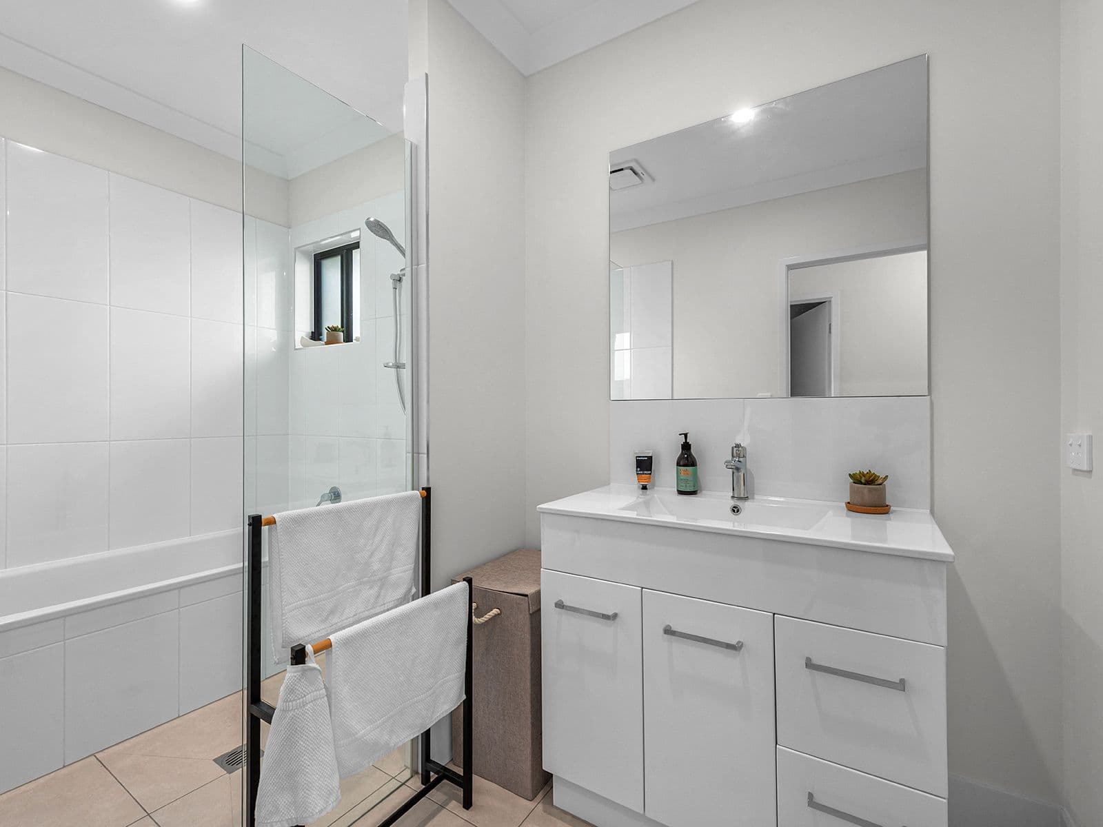 13 Forbes Crescent, Upper Kedron QLD 4055, Upper Kedron - Thumbnail 7
