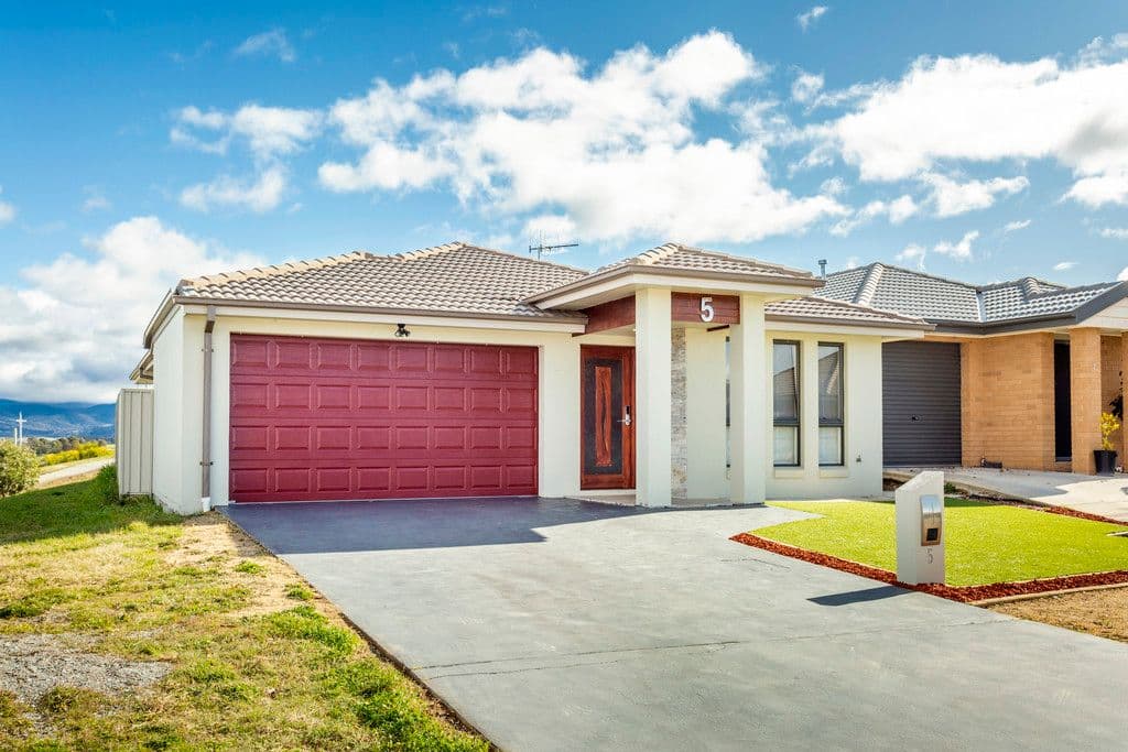 5 Hilda Kincaid Crescent, Macgregor ACT 2615, Macgregor - Image 1