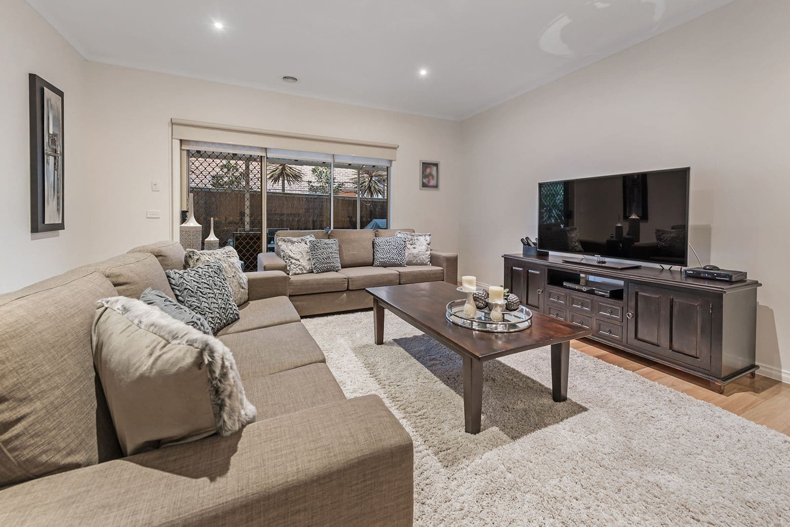 204 Central Park Avenue, Craigieburn VIC 3064, Craigieburn - Thumbnail 4