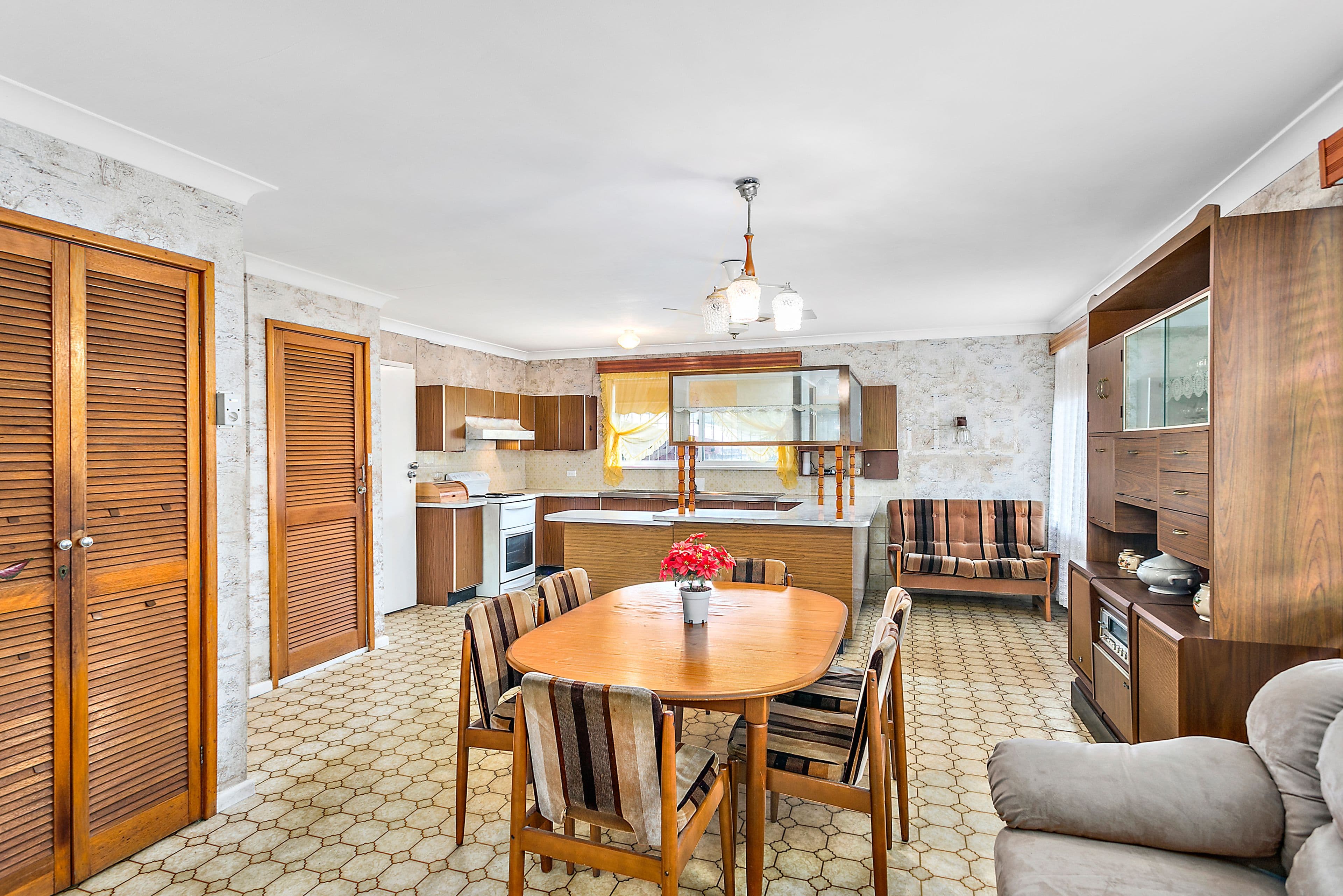 13 Malin Road, Oak Flats - Thumbnail 3