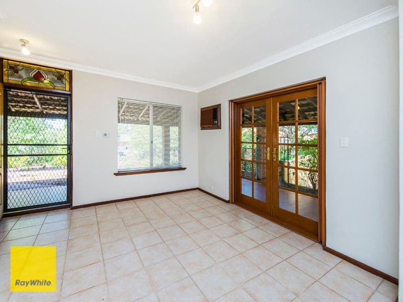 19 Crestview Crescent, Kalamunda WA 6076, Kalamunda - Thumbnail 3