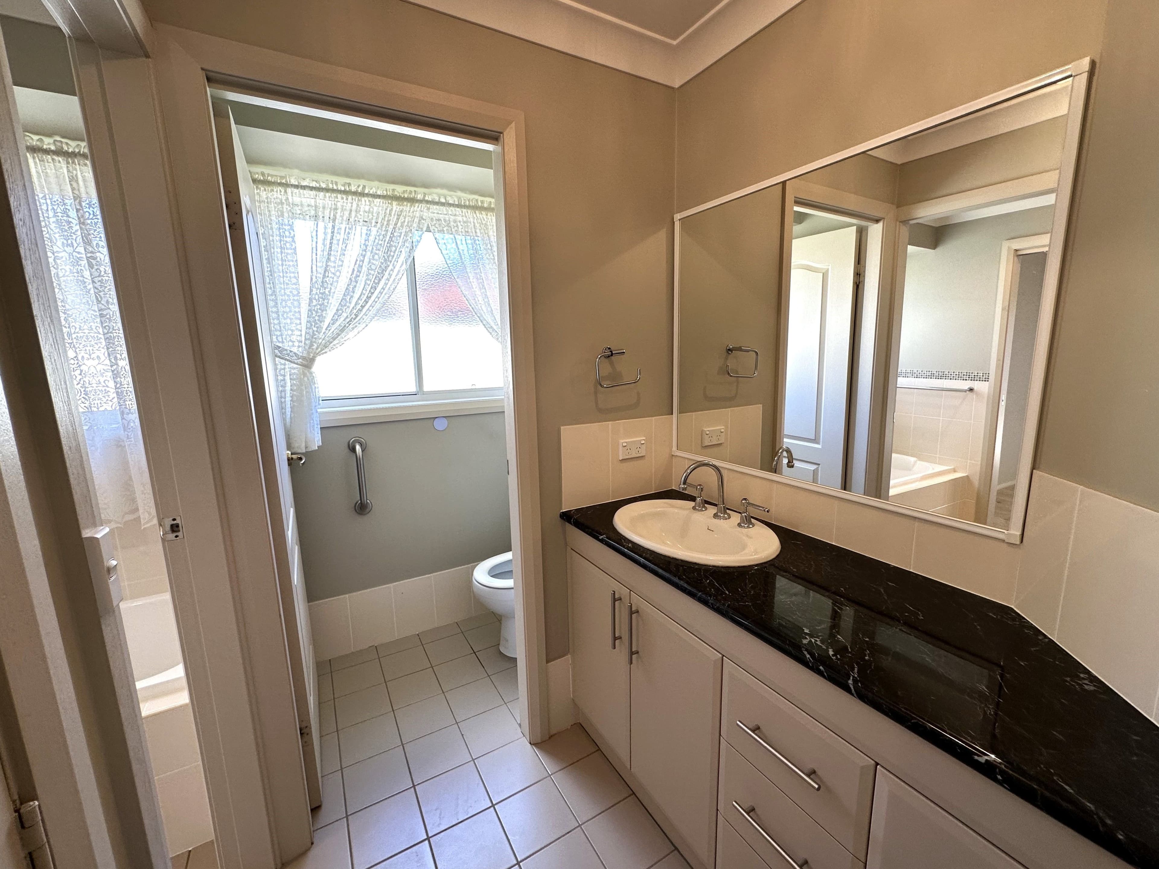 2/13 Lachlan Close, Young NSW 2594, Young - Thumbnail 6