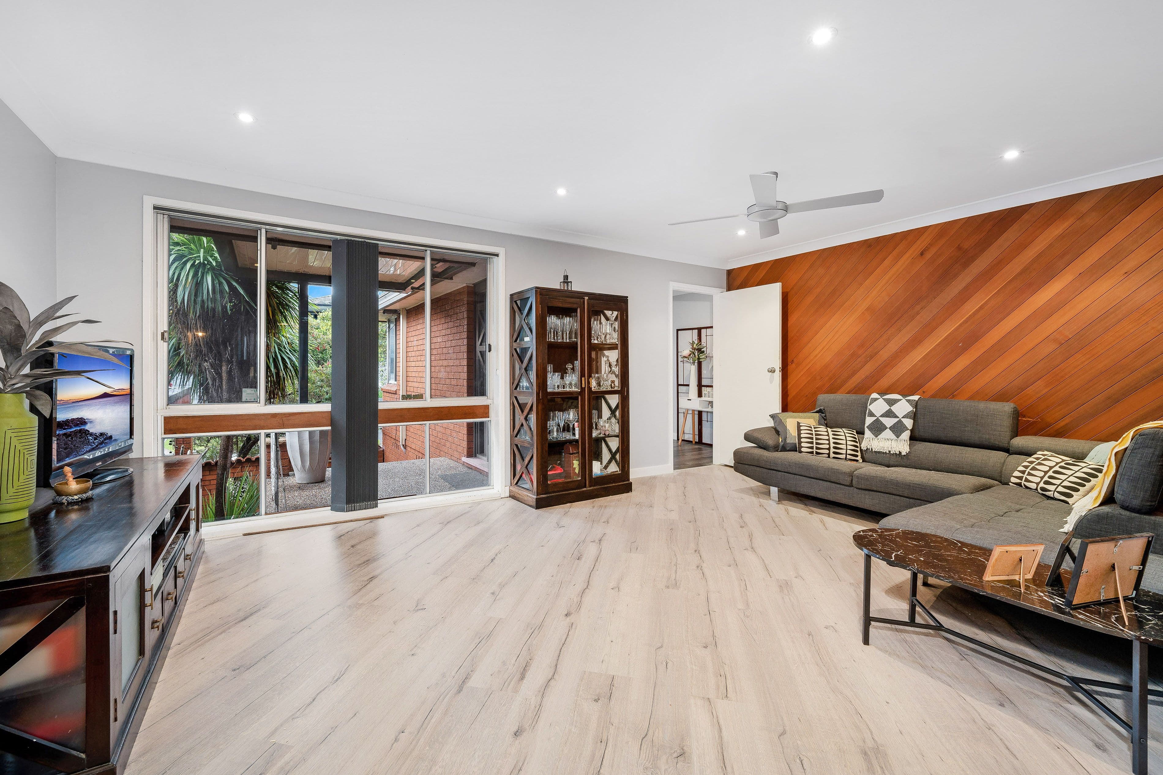 83 Amaroo Avenue, Georges Hall NSW 2198, Georges Hall - Thumbnail 3