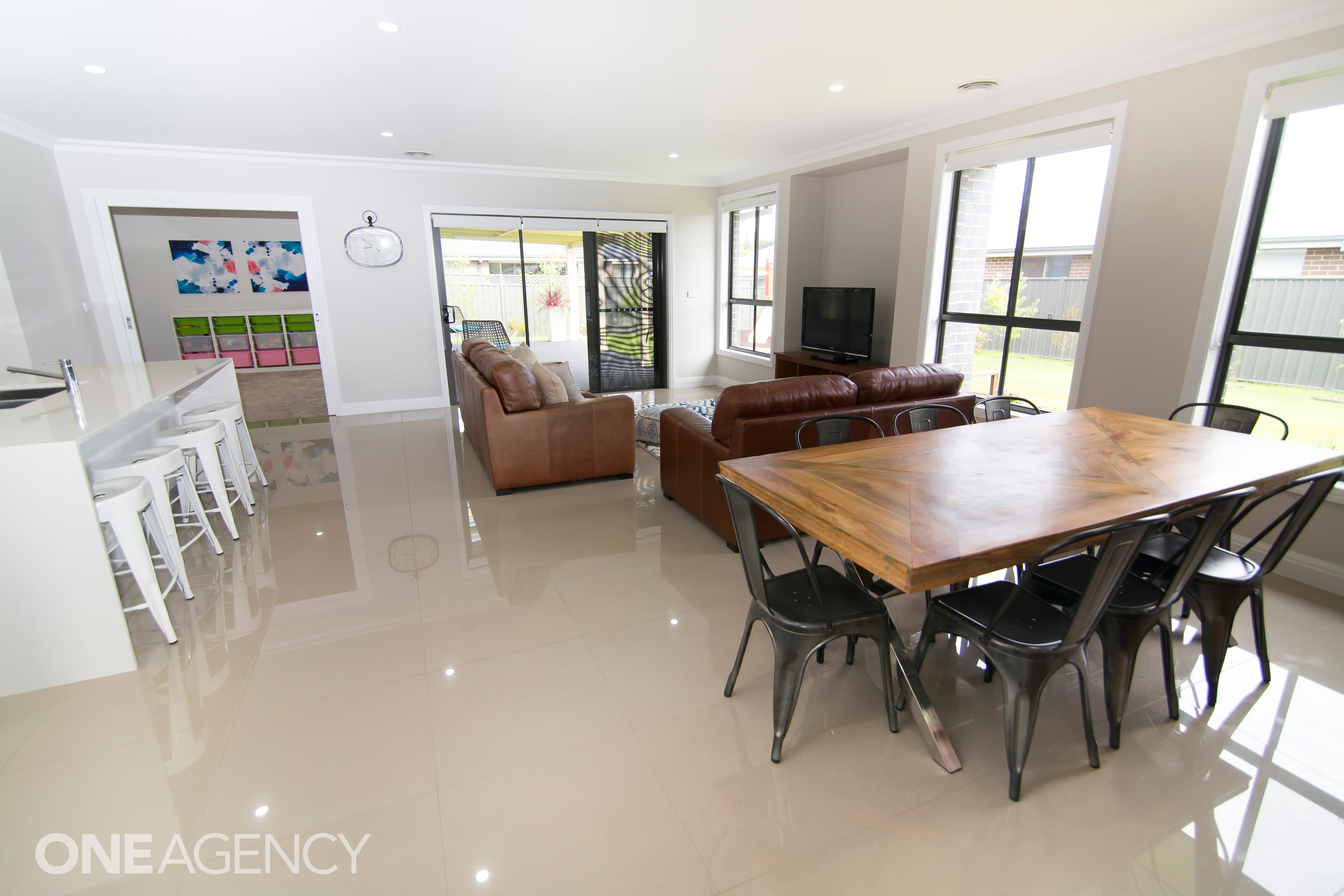 7 Lombardy Way, Orange, Orange - Thumbnail 3