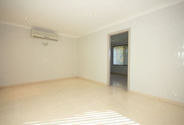30 Denman Road, GEORGES HALL NSW 2198, Georges Hall - Thumbnail 2