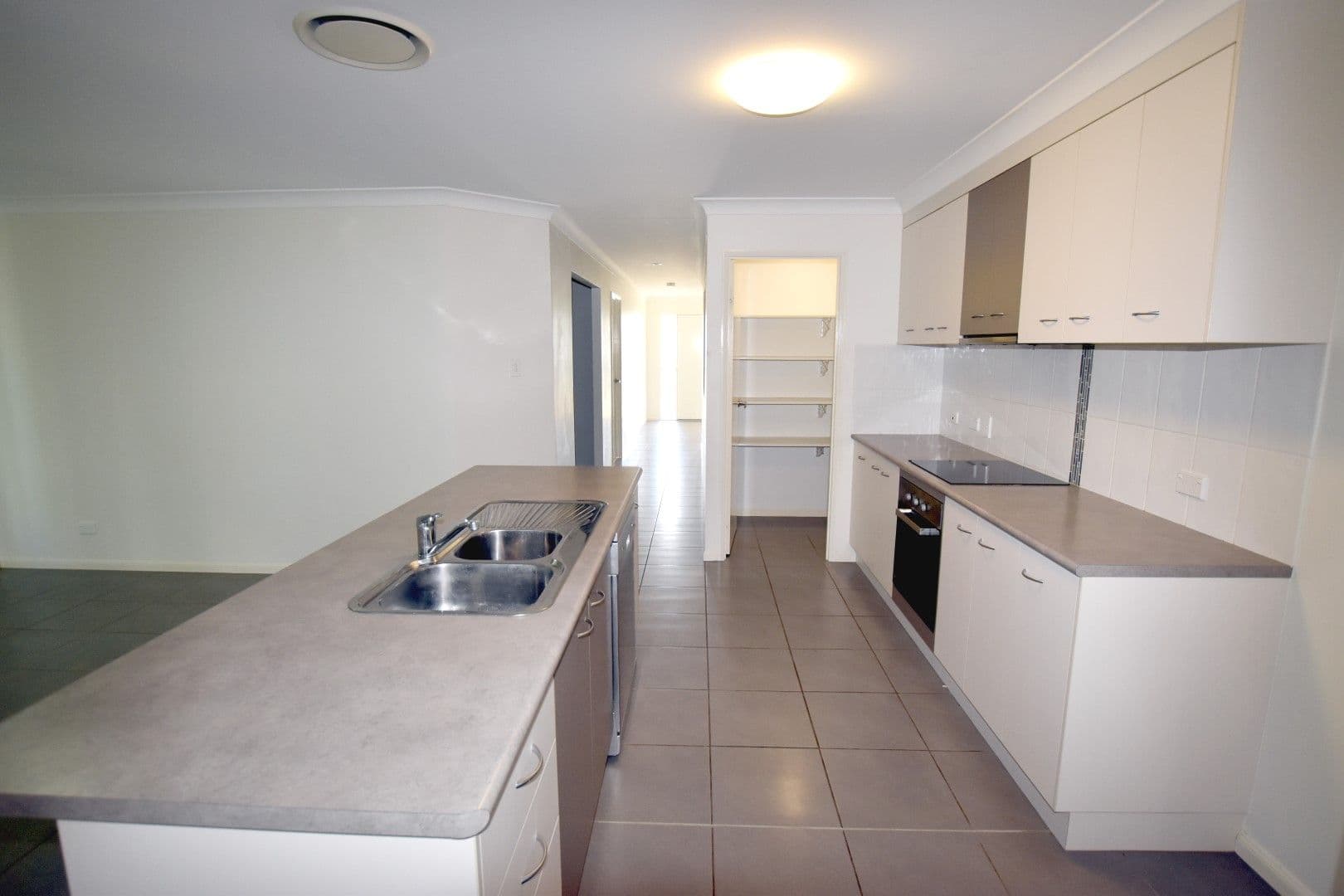 6 Takoko Place, Kirkwood QLD 4680, Kirkwood - Thumbnail 4