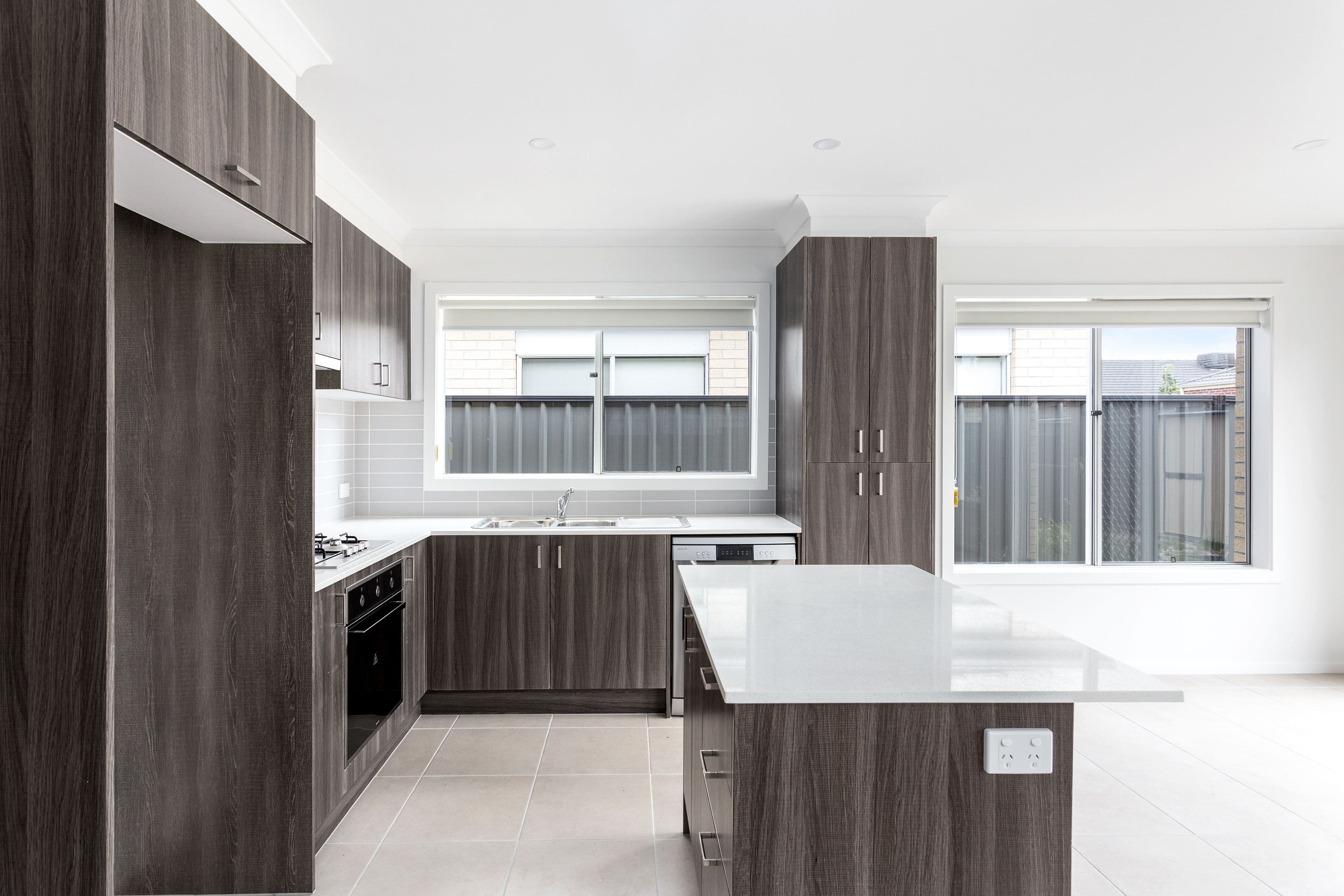 9 Cabernet Way, Pakenham VIC 3810, Pakenham - Thumbnail 2