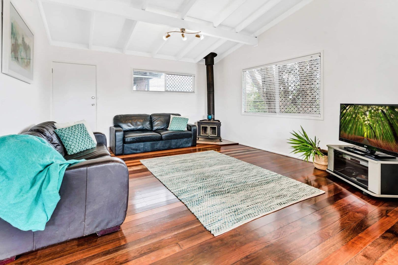 10 Warana Avenue, Southport QLD 4215, Southport - Thumbnail 3