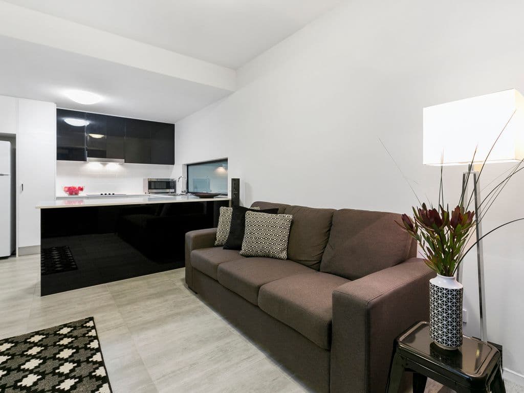 35 Crown Street, Holland Park West QLD 4121, Holland Park West - Thumbnail 6