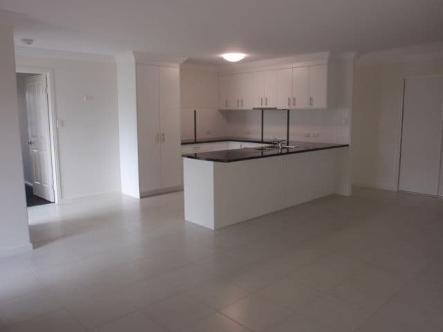 4 Paperbark Place, Emerald QLD 4720, Emerald - Thumbnail 4