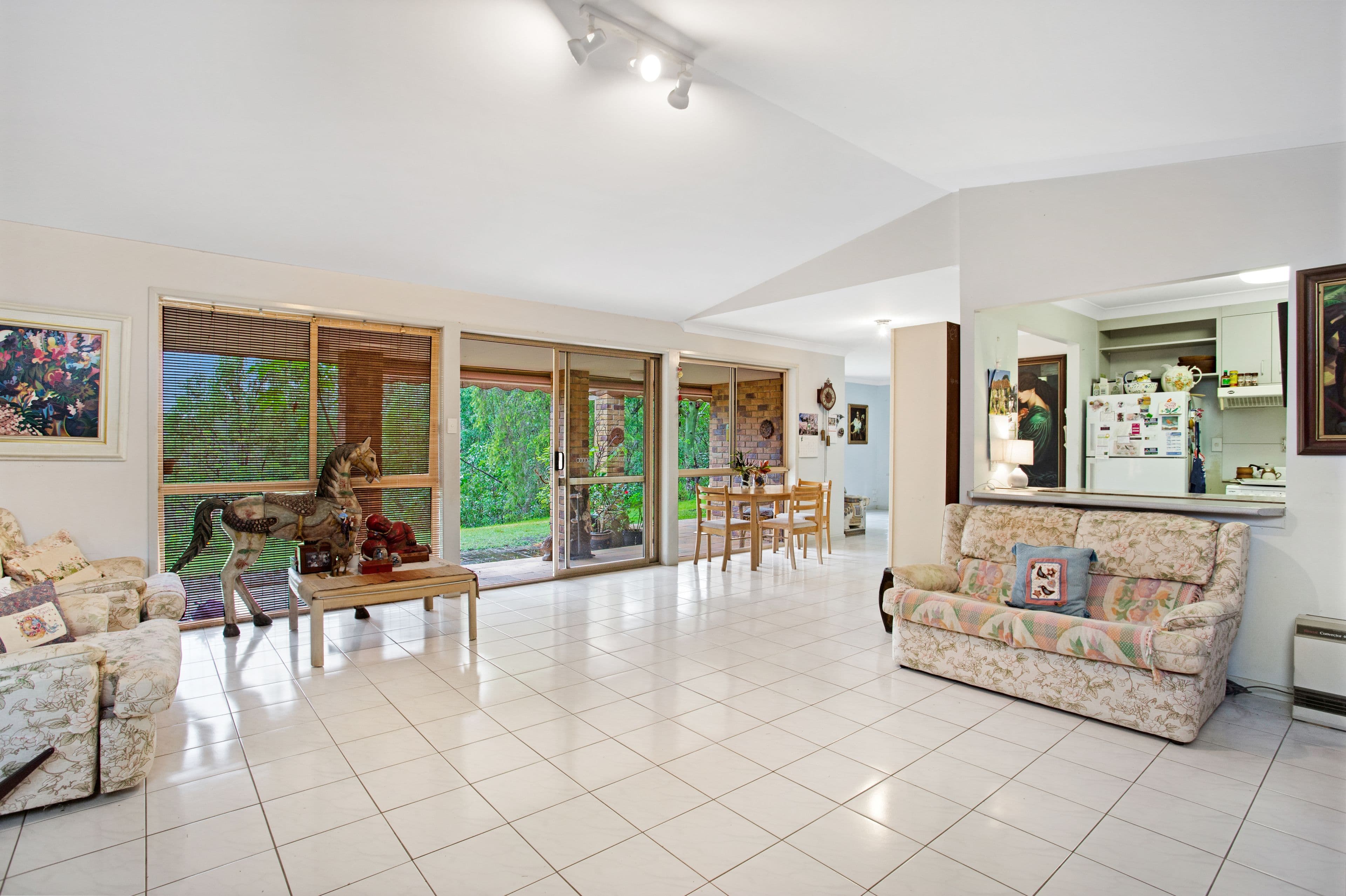 90 Harry Mills Drive, Worongary QLD 4213, Worongary - Thumbnail 2