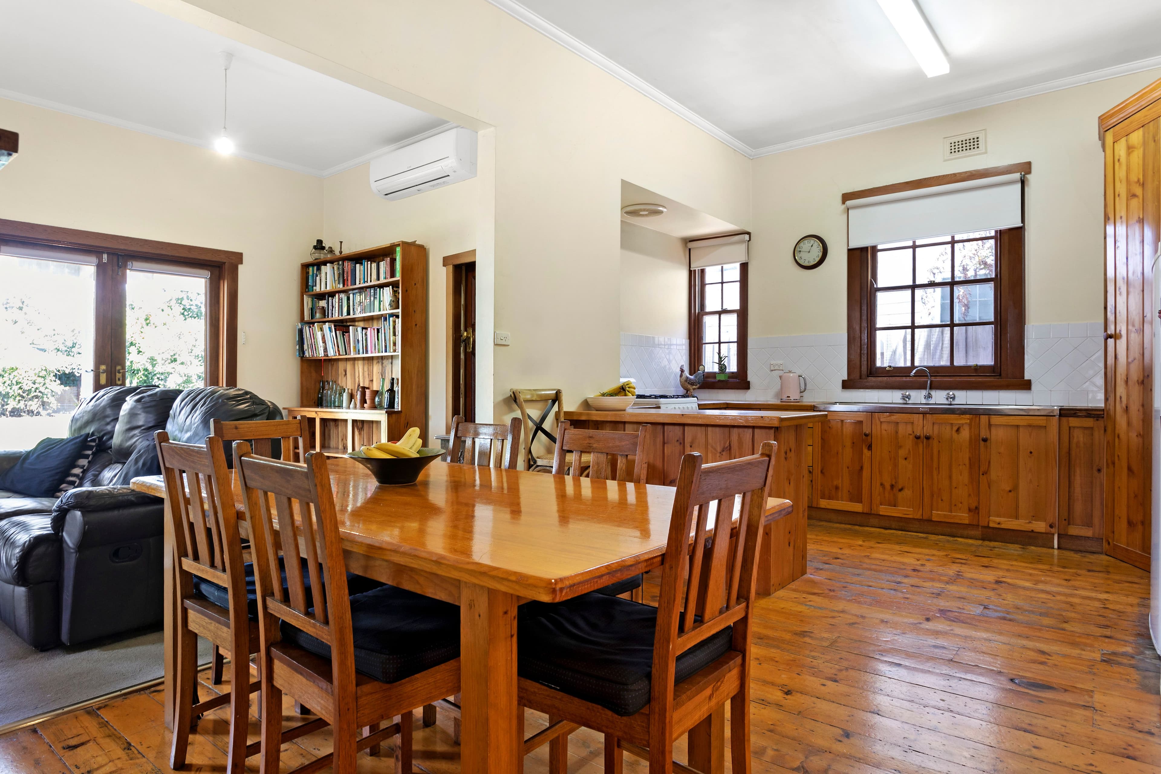 4 Murrumbeena Crescent, Murrumbeena VIC 3163, Murrumbeena - Thumbnail 2