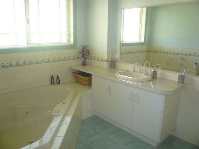 63 Minjerriba Road, Russell Island, QLD, 4184, Russell Island - Thumbnail 7