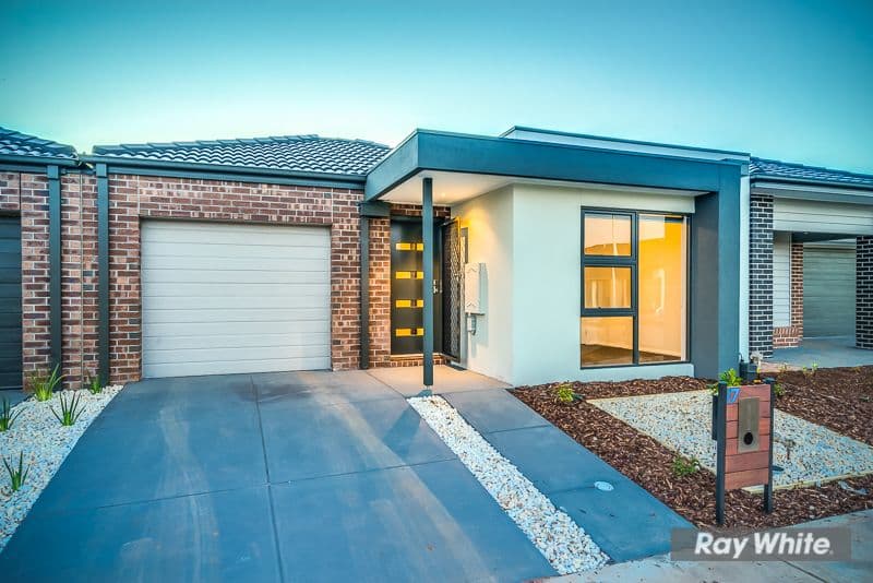 17 Barnsley Street, Truganina VIC 3029, Truganina - Image 1