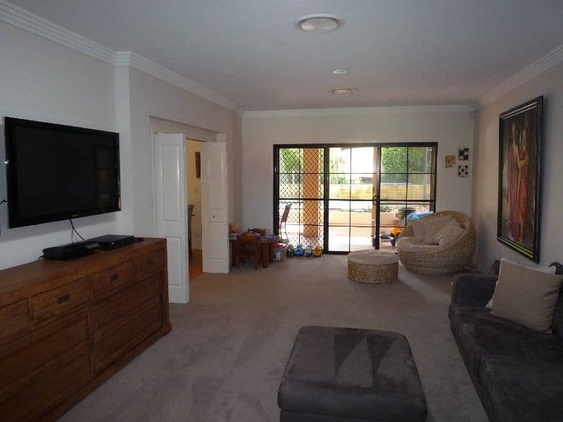17 Nottinghill Gate Drive, ARUNDEL QLD 4214, Arundel - Thumbnail 6