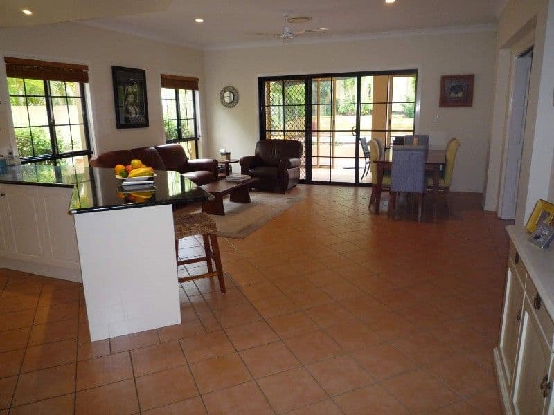 17 Nottinghill Gate Drive, ARUNDEL QLD 4214, Arundel - Thumbnail 8