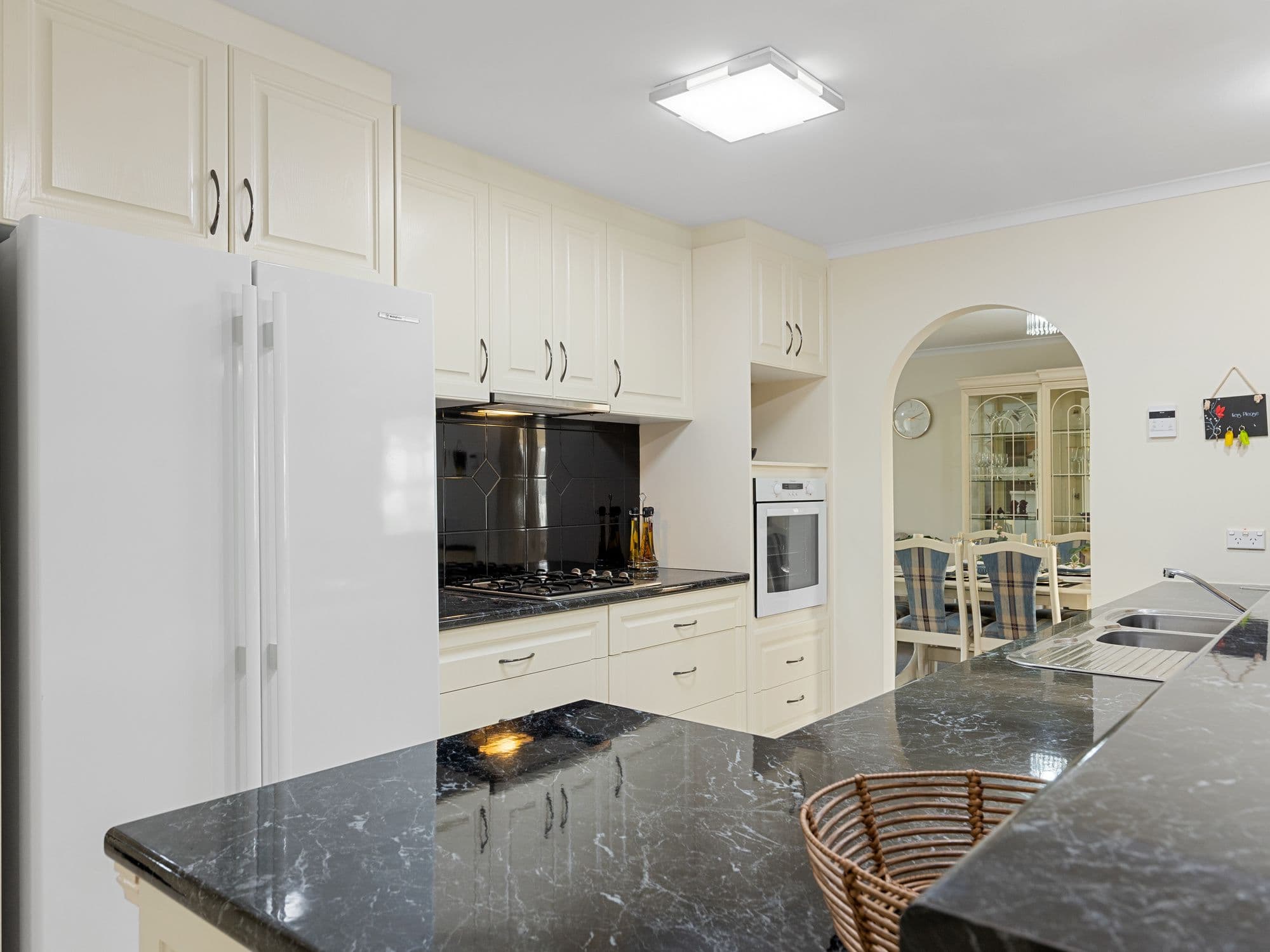 10 Larrimah Road, Morphett Vale SA 5162, Morphett Vale - Thumbnail 2